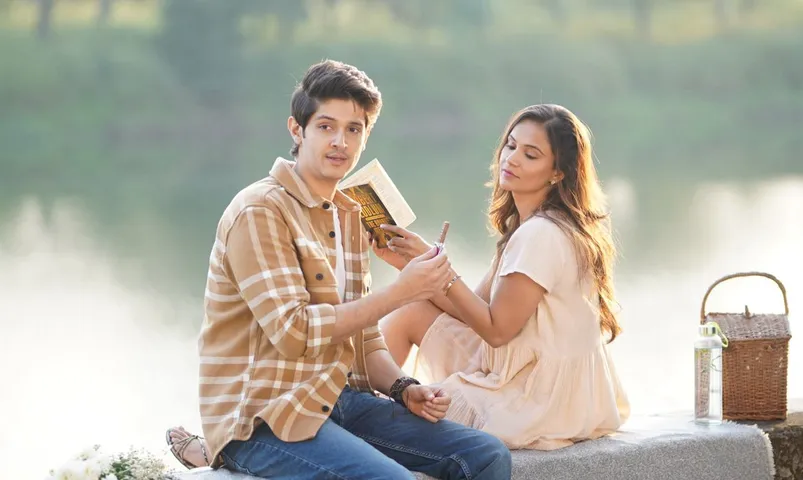 Meherbaani में Nia Tripathi और Rohan Mehra की मैग्नेटिक केमिस्ट्री जगमगाती है