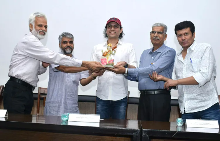 दुनिया की पहली मुख्यधारा की संस्कृत फिल्म "अहम ब्रह्मास्मि" फिल्म का ट्रेलर नई दिल्ली में लॉन्च हुआ