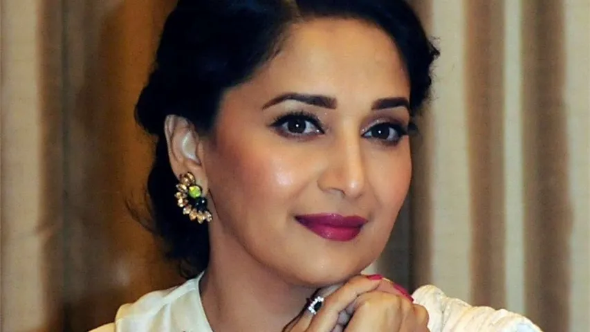 Madhuri Dixit ने कोरोना से बढ़ते कहर को देखते हुए दु:ख प्रकट किया है