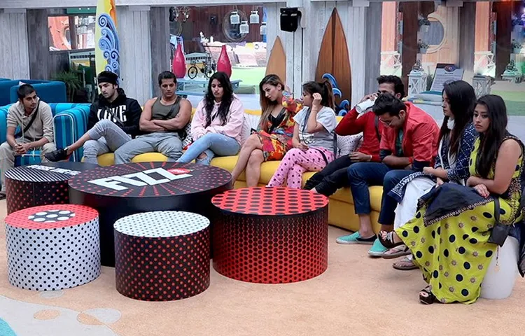 Big Boss 12 Day 76 रोमिल और सुरभि में कैप्टेन बनने के लिए हुई बहस वहीँ इस हफ्ते कोई नहीं बन पाया घर का कैप्टेन
