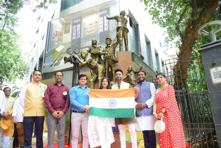 भारतीय सिनेमा का राष्ट्रीय संग्रहालय भारतीय फिल्म उद्योग और फिल्म प्रेमियों को श्रद्धांजलि के रूप में शानदार कला स्थापना के साथ स्वतंत्रता दिवस मनाता है