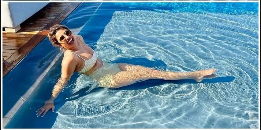 येलो बिकिनी में लुभावनी लग रही प्रियंका चोपड़ा जोनस ने शेयर किया "Instagram vs Reality" पोस्ट