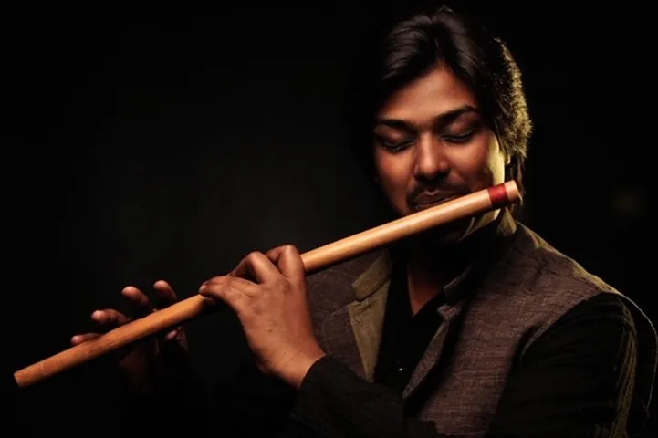 मिलिए भारतीय फ्लूट कलाकार पारस नाथ से जिन्होंने भारत को वैश्विक स्तर पर प्रतिनिधित्व किया।