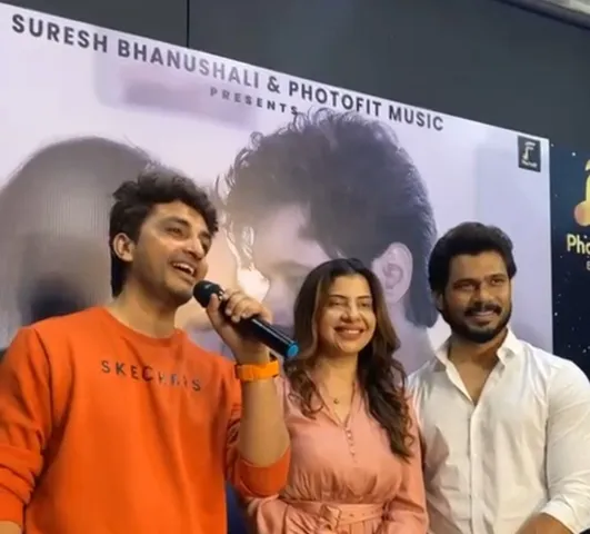इस 'करवाचौथ' पर  संभावना सेठ का नया एलबम "चांद"- जिसे बेहद सुरीला गाया और कम्पोज किया है वरदान सिंह ने
