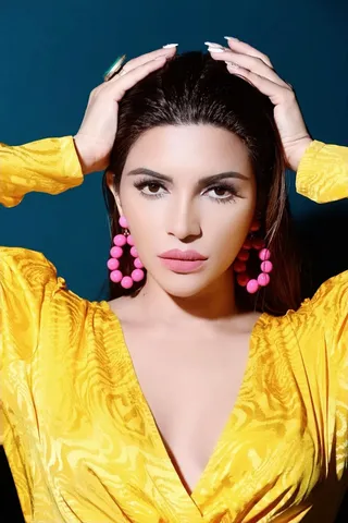 Shama Sikander sizzles in yellow in new set of pictures