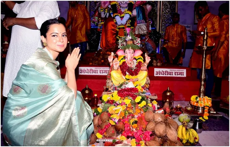 Photos: अंधेरी चा राजा के दरबार में पहुंची कंगना रनौत, किए बप्पा के दर्शन