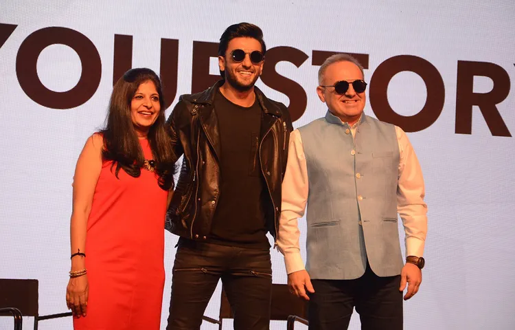 ग्लोबल लाइफस्टाइल कैरेरा के कैंपेन ‘ड्राइव योर स्टोरी’ को लॉन्च करने पहुंचे रणवीर सिंह