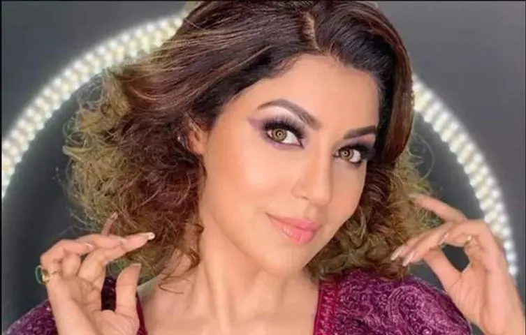 एक वीडियो शेयर करते ही ट्रोल हुई देबीना बनर्जी