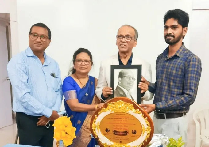डॉ.अमरसिंह निकम को 'होम्योपैथिक अस्पताल के जनक' की उपाधि से सम्मानित किया गया