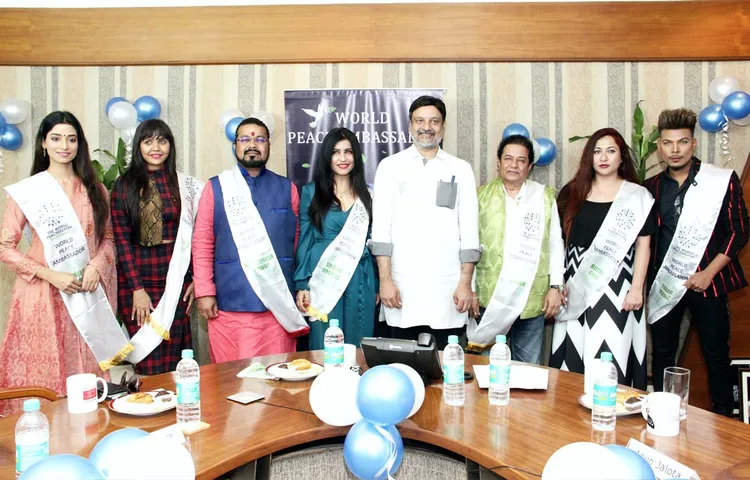 अनूप जलोटा, शिबानी कश्यप और अन्य सितारों को "विश्व शांति राजदूत" के रूप में सम्मानित किया गया