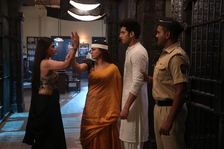 Kundali Bhagya Update: क्या Preeta और Palki Rajveer को जेल से बाहर निकाल पाएंगी?