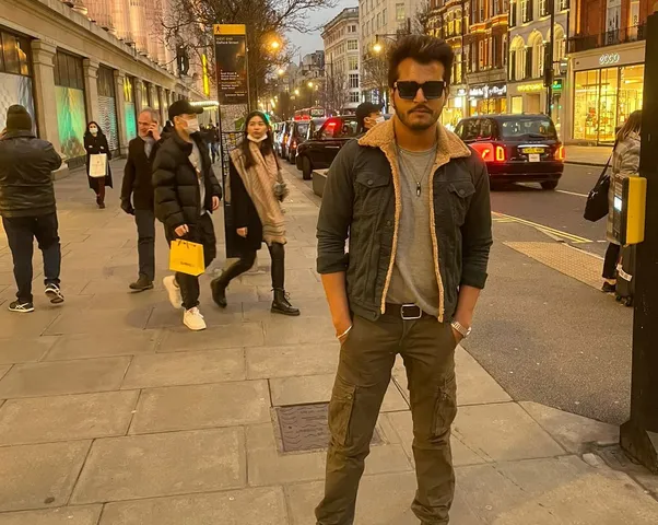 राघव नैयर ने शुरू की लंदन में अपनी 2 बड़ी फिल्मों की शूटिंग