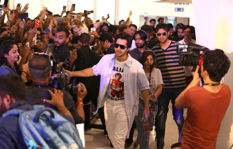 बैंकाक के मॉल में अपने फैंस से मिलने पहुंचे वरुण धवन
