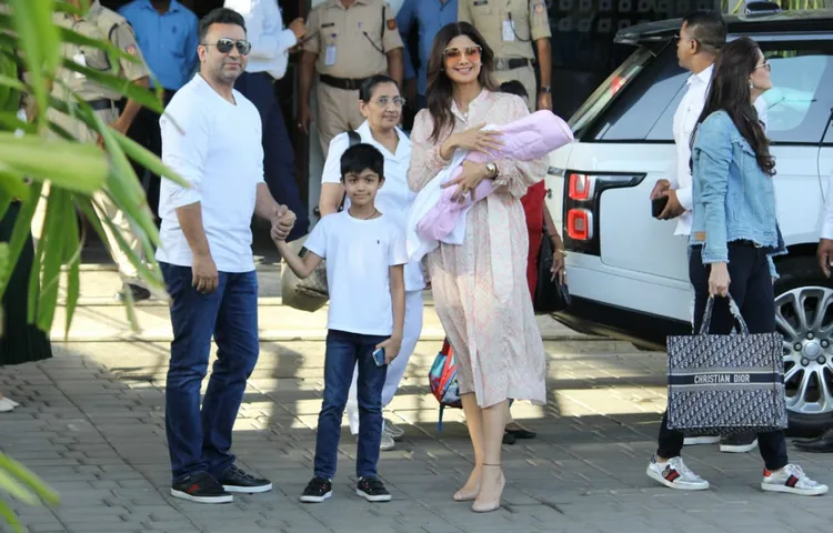 एक महीने की हुईं शिल्पा शेट्टी की बेटी समीशा, एक्ट्रेस ने फोटो शेयर कर लिखा खास मैसेज (Shilpa Shetty Daughter Photo)