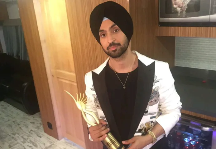पंजाबी एक्टर दिलजीत दोसांझ को मिला आईफा 2017 में बेस्ट मेल डेब्यू एक्टर का अवॉर्ड