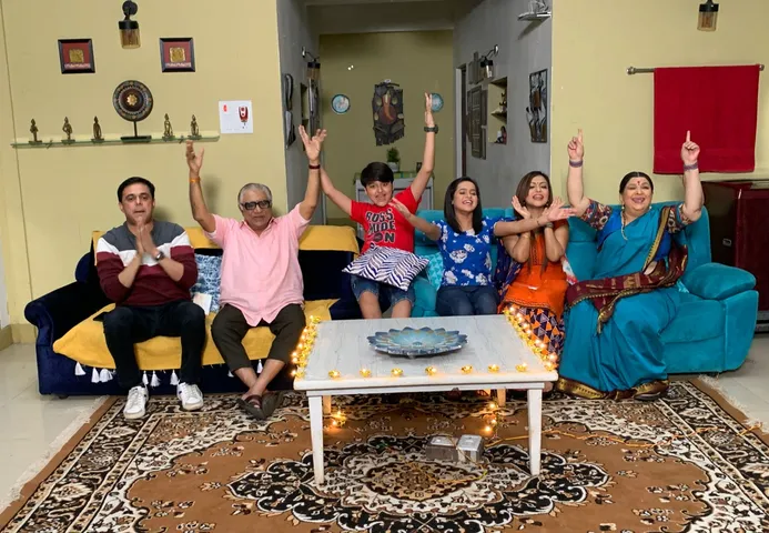 सोनी सब के शो ‘वागले की दुनिया- नई पीढ़ी नये किस्‍से’ के सेट पर वागले परिवार ने दिवाली के उत्‍सव की शुरूआत की