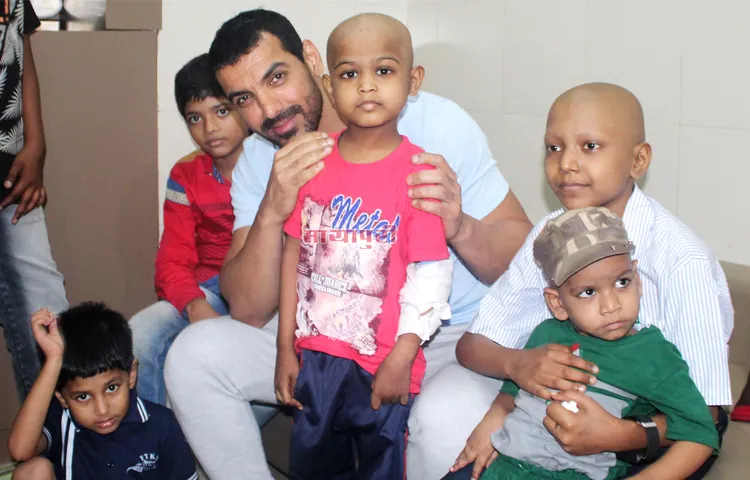 जॉन अब्राहम ने मनाया बाई जेरबाई वाडिया हॉस्पिटल के बच्चों के साथ स्वतंत्रता दिवस