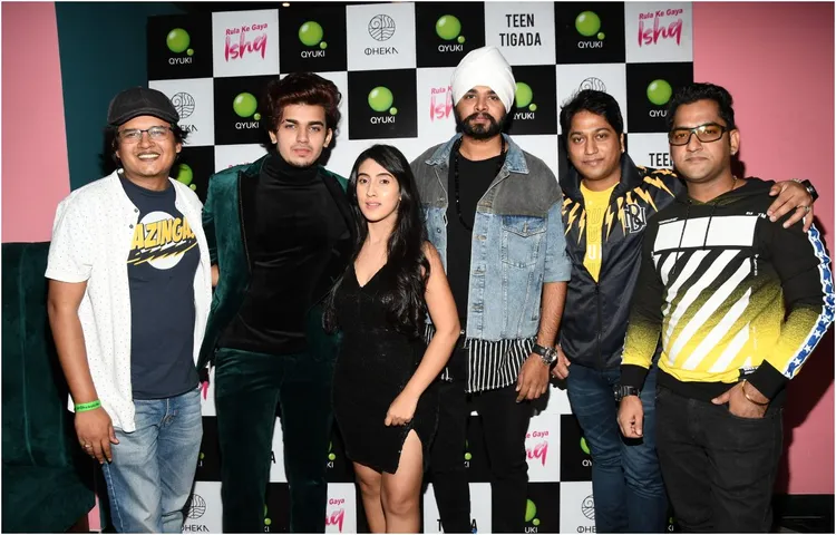 Photos: TikTok स्टार विशाल पांडे ने समीक्षा सूद के साथ सेलिब्रेट किया अपना बर्थडे