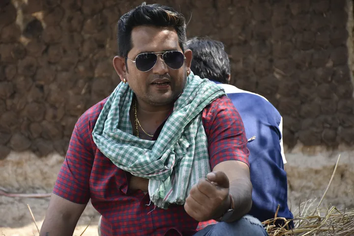 फ़िल्म 'दिल तुझ पर क़ुर्बान' के अभिनेता अभय तिवारी ने तकनीशियनों को बांटा राशन सामग्री