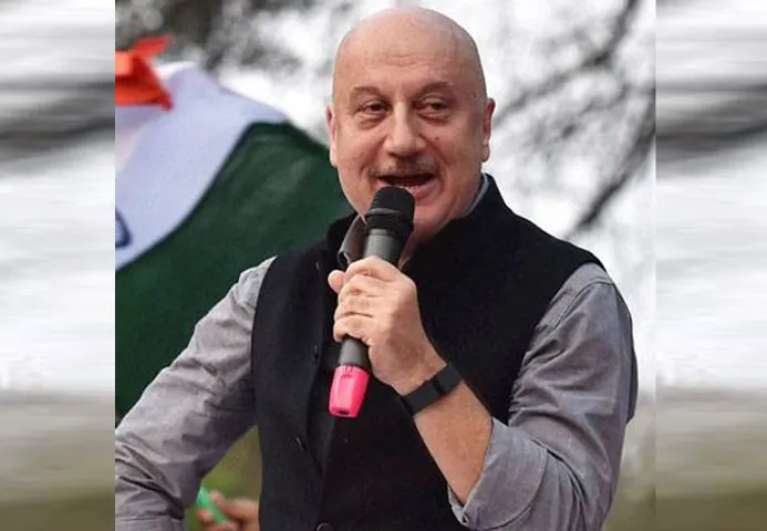 'सिर्फ 52 सेकेंड तक खड़े नहीं हो सकते ?'