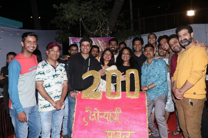 साईं देवधर और श्राबनी देवधर की पर्पल मॉर्निंग मूवी ने सोन्याची पावला के 200 एपिसोड पूरे होने का जश्न मनाया