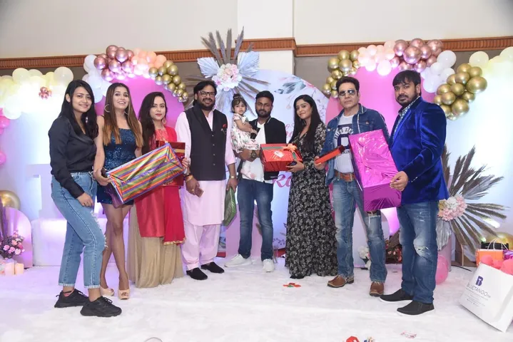 सुशील शर्मा की पुत्री अनिका के जन्मदिन पर संजय यादव के साथ पहुंचे कई फ़िल्मी सितारे