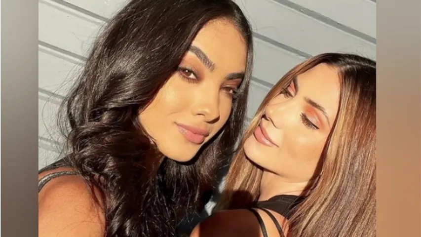 Miss Argentina and Miss Puerto Rico