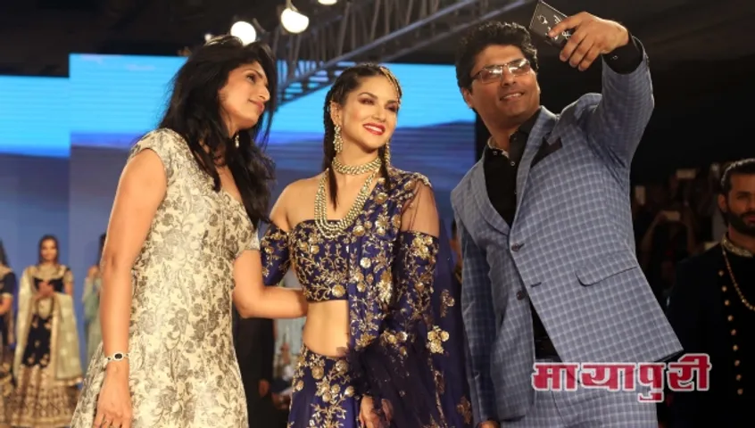 रेशमा और रियाज गांगजी के लिए सनी लियोन ने रैंप पर बिखेरा जलवा