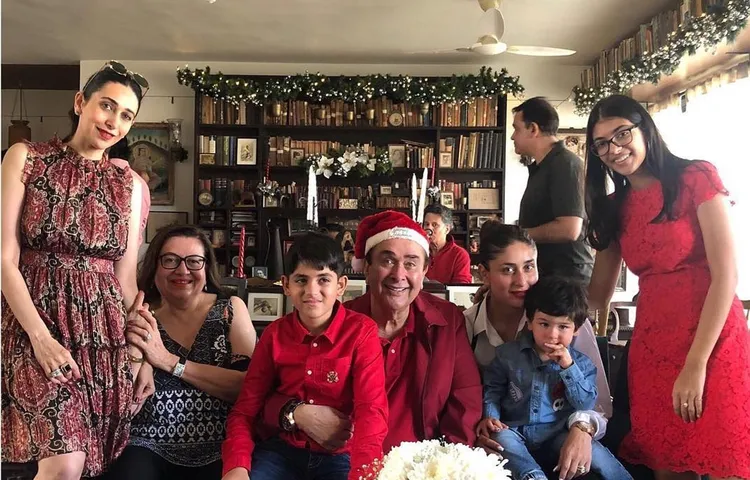कपूर फैमिली ने ऐसे किया क्रिसमस सेलिब्रेशन, इस अंदाज में नज़र आए क्यूट तैमूर, देखें तस्वीरें