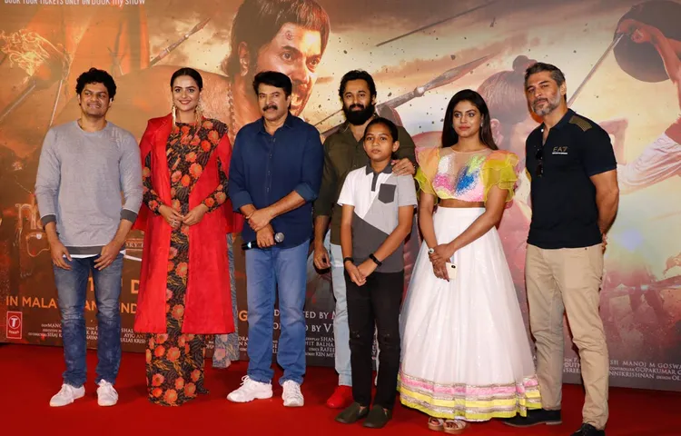 Photots: ‘मंमगम’ के ट्रेलर लॉन्च पर साउथ सुपरस्टार ममूटी के साथ नज़र आईं प्राची तेहलान