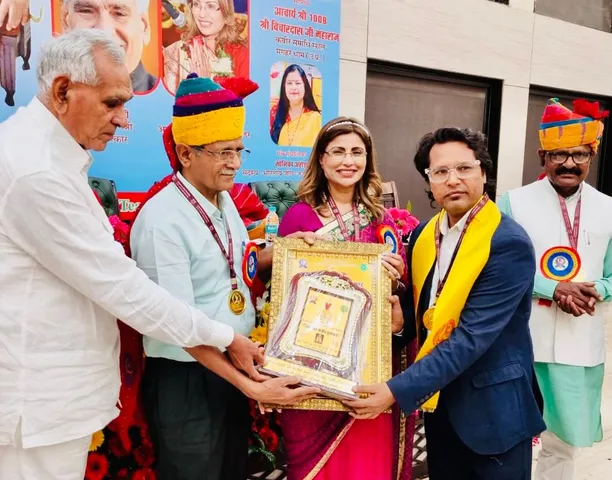 “विश्व संत कबीर पुरस्कार” से सम्मानित हुए कैलाश मासूम