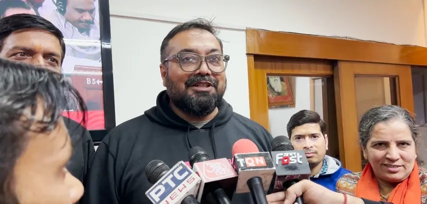 मनमौजी निर्देशक अनुराग कश्यप अपने आगामी लव सेज 'Almost Pyaar with DJ Mohabbat' से पहले अपने कॉलेज का दौरा करते हुए उदासीन हो गए