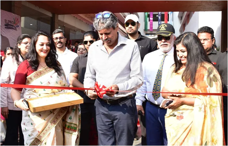 Photos: कपिल देव ने पुणे में एल्प्रो स्पोर्ट्स फेस्टिवल के विजेताओं को सम्मानित किया