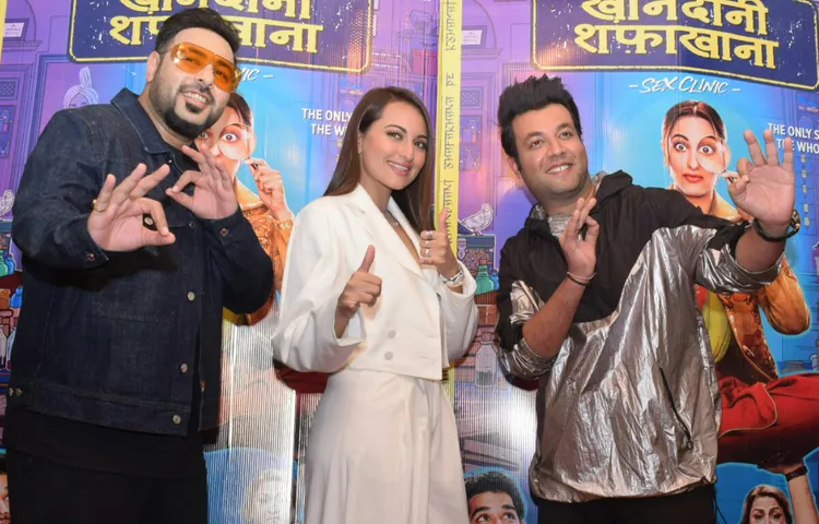 खानदानी शफाखाना’ का प्रमोशन करने बादशाह और वरुण के साथ दिल्ली पहुंचीं सोनाक्षी सिन्हा