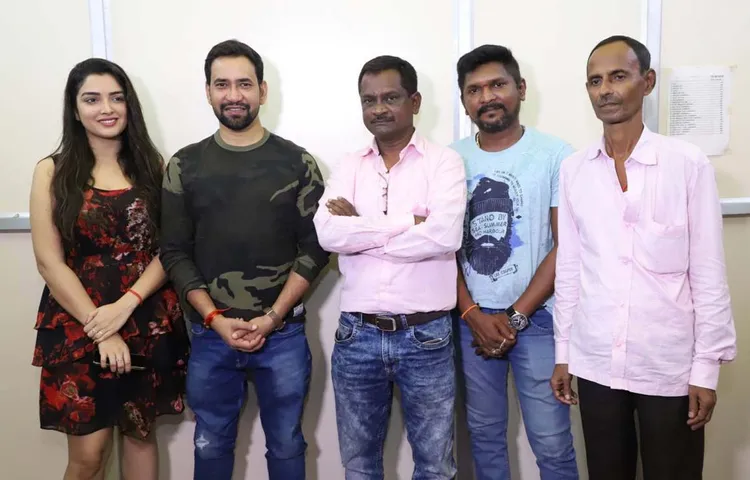 अब नेता के रूप में दिखेंगे भोजपुरी सुपर स्टार दिनेश लाल यादव निरहुआ