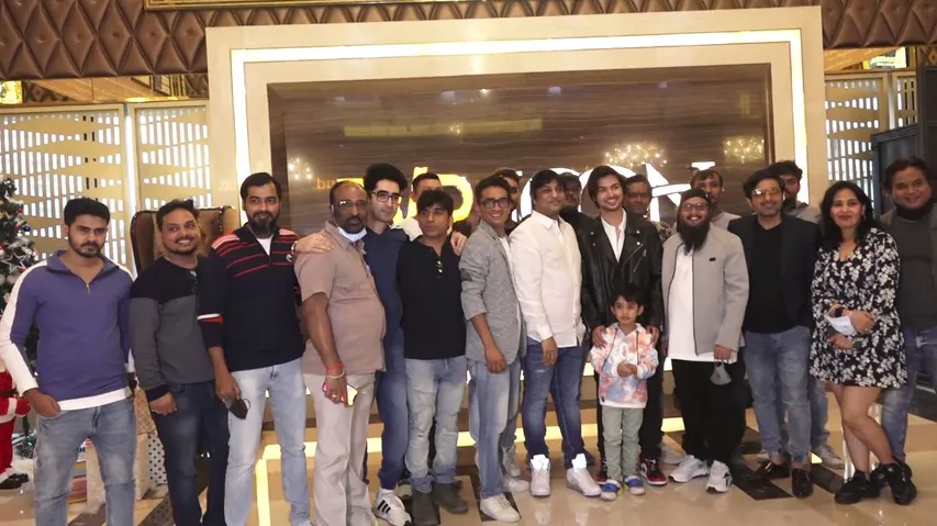 ‘तेरा फितूर’ एक लव ट्रैक है जो बॉलीवुड की अथक रोमांटिक आवाज की दुनिया में रोमियो की रोमांटिक शुरुआत का प्रतीक है