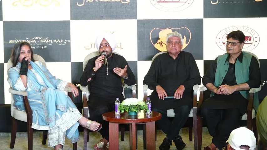 जावेद अख्तर और शबाना आजमी ने सूफी सतिंदर सरताज उर्दू पोएट्री एल्बम रिलीज किया