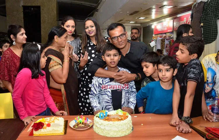 बॉलीवुड फोटोग्राफर राकेश दवे ने किया अपने बेटे तक्ष दवे का बर्थडे सेलिब्रेट