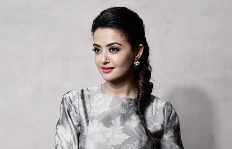 धोखाधड़ी के केस से सुरवीन चावला को नहीं मिली राहत, 17 सिंतबर को होगी सुनवाई