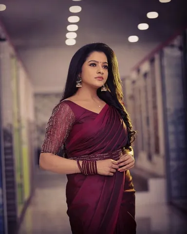 साउथ एक्ट्रेस वीजे Chitra Kamaraj ने होटल रूम में की आत्महत्या