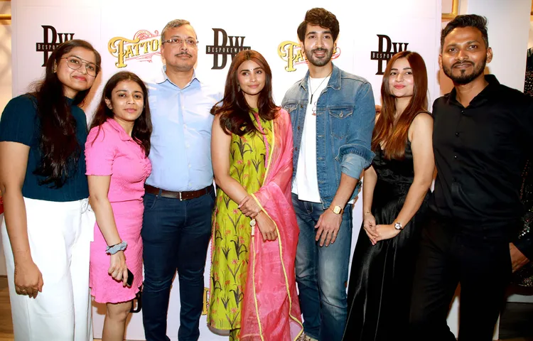 Daisy Shah और Rohit Raaj फिल्म 'Mystery of The Tattoo' के प्रोमोशन में हैं व्यस्त, बीस्पोकवाला स्टोर किया विज़िट