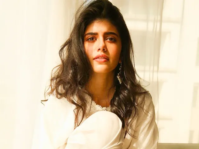 संजना संघी ने बॉलीवुड छोड़ने की अफवाह पर तोड़ी चुप्पी , बोलीं - 'मेरा ये मतलब नहीं था कि मुंबई शहर को हमेशा के लिए ... '