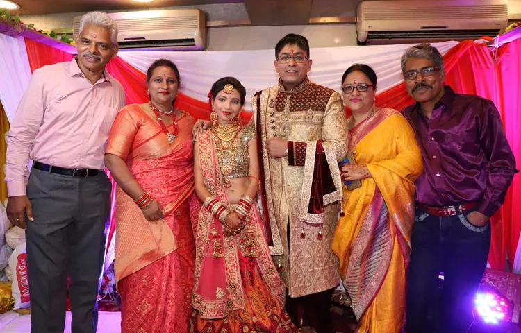 नेहा बंसल को मिला सपनों का राजकुमार विजय ठक्कर के साथ हुई शादी सितारों ने बढ़ाई रौनक