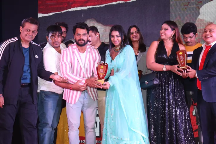 खेसारीलाल यादव ने किया अशोक प्रसाद अभिषेक नए प्रोडक्शन हाउस IEVE ERA FILMS का शुभारंभ