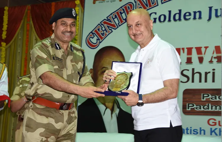 अनुपम खेर ने सीआईएसएफ जवानों के लिए दी मोटिवेशनल स्पीच