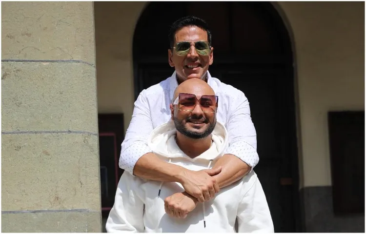 अक्षय कुमार ने अपनी पहली म्यूजिक वीडियो के  लिए टीम अप किया बी प्राक के साथ 