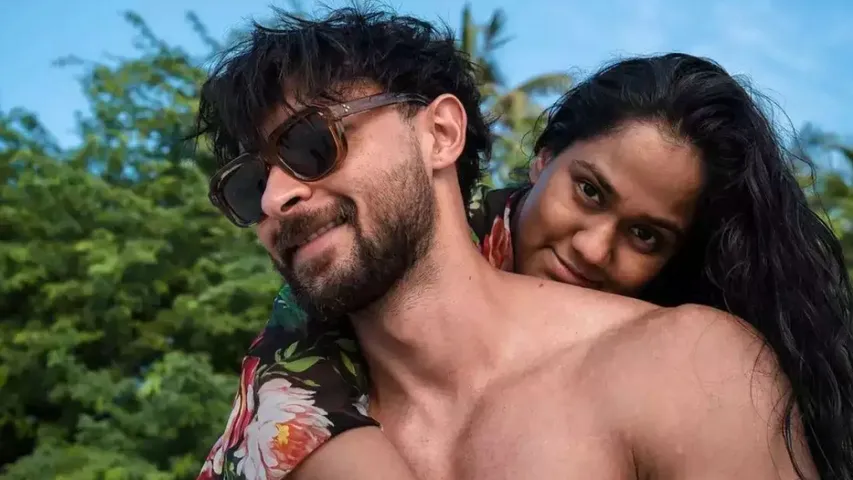 Aayush Sharma wishes wife Arpita Khan on their 8th wedding anniversary mayapuri