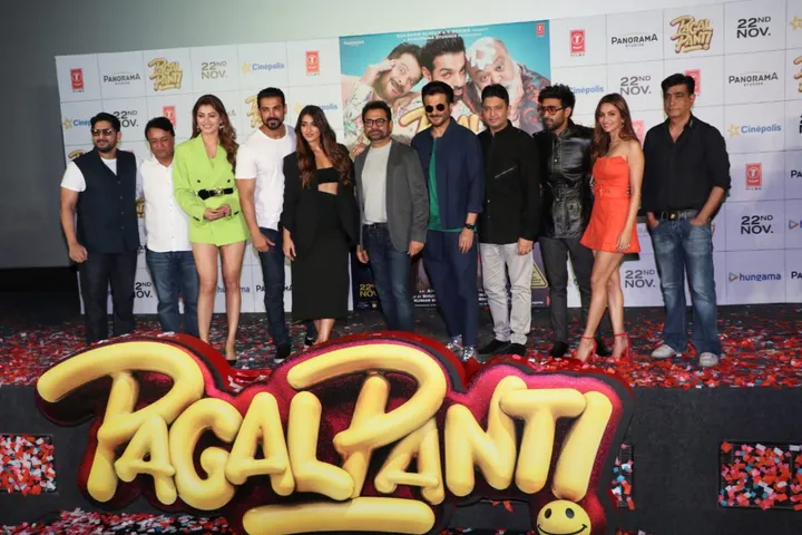 Photos: जॉन अब्राहम की फिल्म ‘पागलपंती’ का पहला गाना ‘तुम पर हम हैं अटके’ रिलीज़