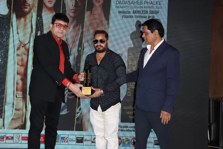 Dadasaheb Phalke Indian Television Awards में Best Music Director Award से नवाजे गए Munna Dubey
