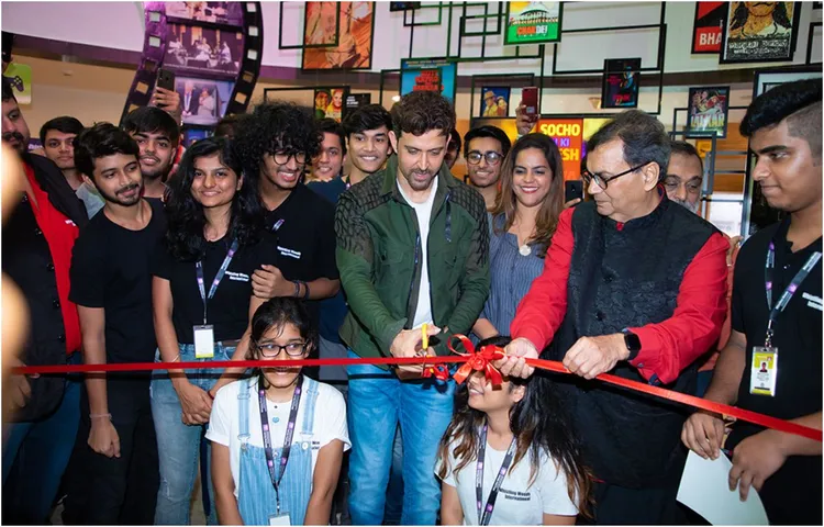 ऋतिक रोशन ने व्हिसलिंग वुड्स इंटरनेशनल के समारोह "सेलिब्रेट सिनेमा 2019" का उद्घाटन किया